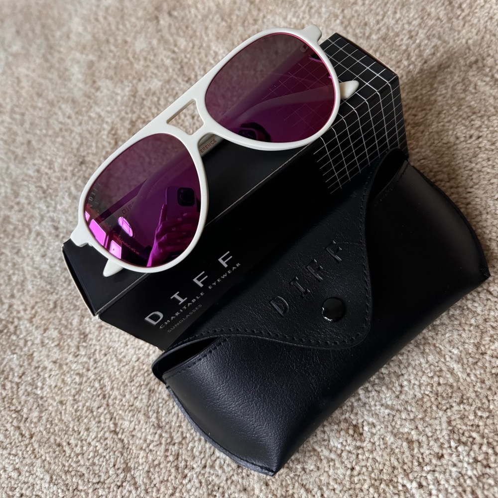 Diff Sunglasses - image 2